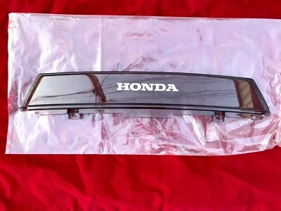 HONDA SCOOTER NH125 LEAD FAIRING SCREEN WINDSCREEN WINDSHIELD NOS 64100-kg8-000  - Image 1 of 4