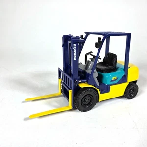 NZG No. 424 Komatsu forklift truck fork lift • 1:20 scale - Picture 1 of 13