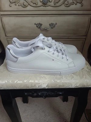 Tommy Hilfiger Classic Sneakers Tennis Shoes White Silver Trendy  10M NWOB - Image 1 of 4