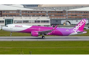 EW421N014 JC Wings A321neo 1/400 Model JA901P Peach Aviation - Picture 1 of 1