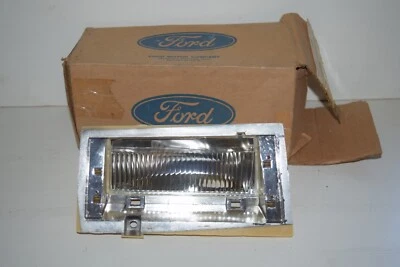 79-82 Ford LTD 83-91 Crown Victoria Mercury Grand Marquis Lámpara de esquina derecha Nuevo de Lote Antiguo Foto 1 de 4