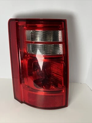 Lanterna traseira Dodge Grand Caravan 2008-2010 lado esquerdo do motorista CH2800178 OE - Imagem 1 de 4