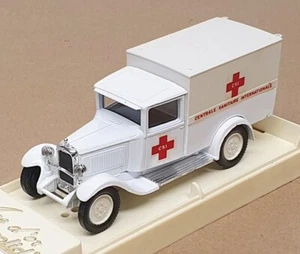 Solido 1/43 Scale Diecast 4411 - Citroen CSI Ambulance - White - Picture 1 of 5