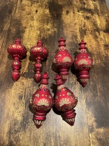 Adorno de Navidad de vidrio rojo acabado 6-7 pulgadas de largo metálico pintado dorado lentejuelas - Imagen 1 de 15