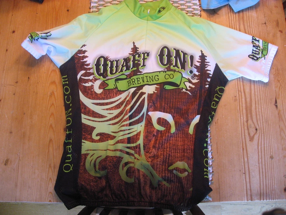 Camiseta deportiva de ciclismo de manga corta con cremallera completa para hombre con bolsillos traseros EURO-LRG Foto 1 de 4