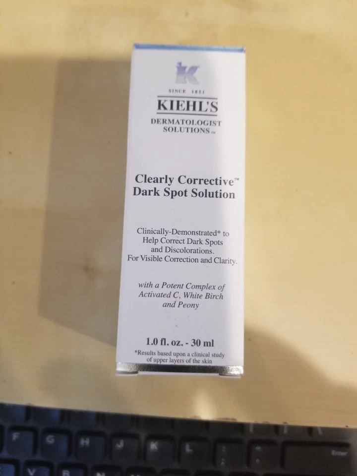 Solución para manchas oscuras Kiehl's Clearly Corrective (1,0 fl/30 ml)  Foto 1 de 1