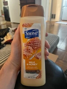 Suave Essentials Gentle Body Wash, Milk & Honey, 30 oz/532 ml - Picture 1 of 2