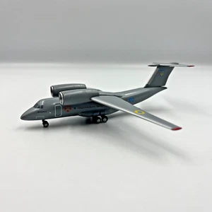 Antonov An-72 Ukraine National Guard "02" (Blue) scale 1/200 - Picture 1 of 16