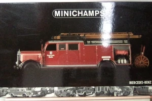 Minichamps Mercedes-Benz LF 25 Feuerwehr Berlin 1:43 – mit Zubehör & OVP - Bild 1 von 3
