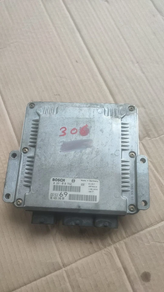 CENTRALINA MOTORE PER PEUGEOT 306 Break 0281010592 diesel 2.0 (97>) - Immagine 1 di 1