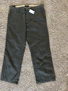 NWT Banana Republic Relaxed Fit Dawson Chino Gray Black 34/30 Relaxed Fit - Picture 1 of 10