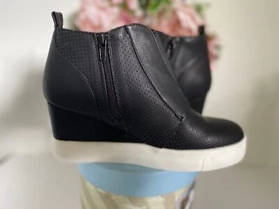 Wedge Ankle Boots Size 6 Increasing Height Heel Women Black Faux Leather Zipper - Image 1 of 4