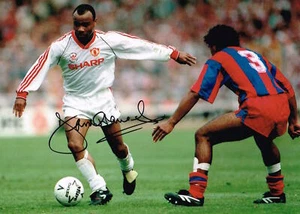 DANNY WALLACE MANCHESTER UNITED SIGNED 8 X 10 INCH PHOTO (REDUCED PRICE) - Picture 1 of 1