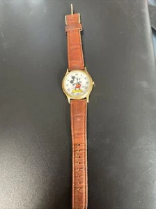 Orologio da polso Vintage Lorus anni '80 Classico Topolino Quarzo Cinturino in pelle marrone chiaro! - Foto 1 di 9