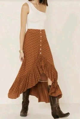 SHYANNE Western 女式干邑高低荷叶边长裙*尺寸 L — 第 1/4 张图片