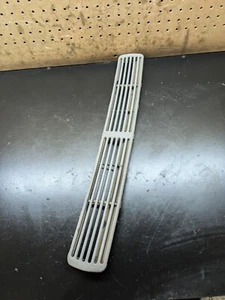1994-97 S10 Blazer Sonoma Jimmy Bravada Center Dash Defrost Panel 15683407 #2495 - Picture 1 of 2