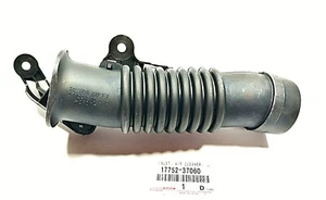 1775237060 New Genuine for lexus CT200H 11-20 Inlet air cleaner - Picture 1 of 3