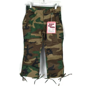 Rothco Women's Low-Rise Stretch Woodland Camo Cargo Capri Pants Size 1/2 NWT - Picture 1 of 8