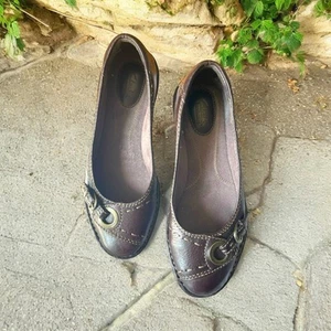 CLARKS Artisan Bendables Woman’s Brown Leather Slip On Buckle Flats Shoes 7.5M - Picture 1 of 13