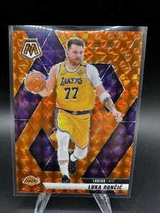 Mosaico Panini 2024-25 - Luka Dončić #100 naranja mosaico Prizm /249 - Imagen 1 de 3