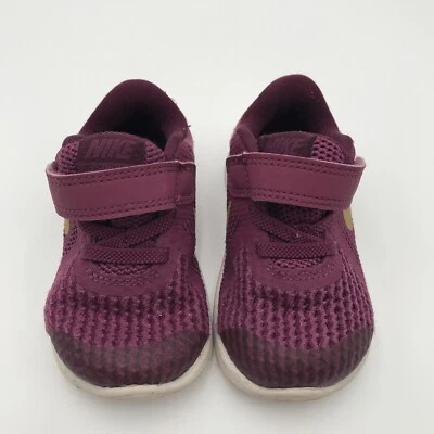 Nike Revolution 4 Niñas Pequeñas Tenis Zapatos Talla 5c Borgoña Imitación Lazo Gancho Lazo Foto 1 de 4