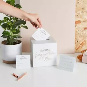 Club Grün Baby Dusche Name Vorschlag Box & 30 Karten - Bild 1 von 2