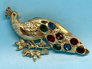 Vintage Coro Peacock Brooch Multicolored Rinestones Gold Tone - Picture 1 of 13