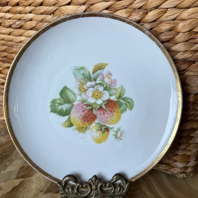 Plato Fresa Baviera Pintado a Mano  Foto 1 de 4