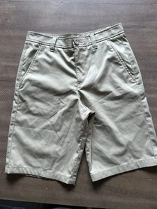YXL Under Armour Shorts Boys 16 New Golf Matchplay Fast Drying beige khaki - Picture 1 of 3
