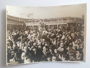 Press Photo Crowd At Madrid Barajas Airport 1947 - Picture 1 of 2