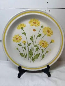 Vintage Dinner Plate Yellow Daisies - Picture 1 of 6