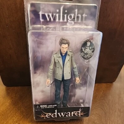 Figura de acción 2009 NECA Twilight Saga Edward Cullen vampiro con escudo muñeca juguete Foto 1 de 4