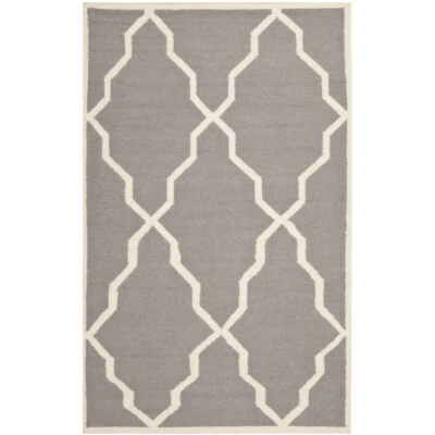 SAFAVIEH Dhurries DHU567A Handwoven Grey / Ivory Rug - Image 1 of 4