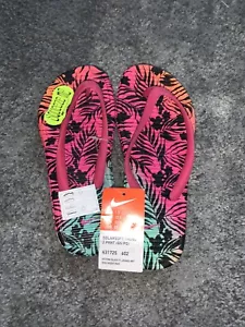 Girls Nike Solarsoft Thong 2 Prnt UK 1.5 EUR 33.5 Multicoloured 631725 602 New - Picture 1 of 2