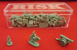 Risk 1998/ 1999 Board Game Hasbro Complete Replacement Army Green - Picture 1 of 1