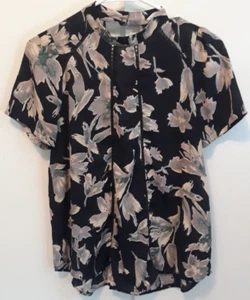 Blusa Sienna Sky Talla M Azul Floral Cuello Alto Simulado - Imagen 1 de 6