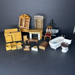 Lot Of Miscellaneous Vintage Dollhouse Furniture Parts 9 Pieces Broken For Parts - Picture 1 of 7