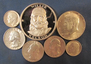 LOT 6 US SILVER COINS & 1 OZ 999 SILVER WILLIE NELSON ROUND 1964 HALF $ ETC - Picture 1 of 3