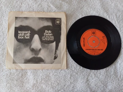 plays ex-  vg  Bob Dylan 7" leopard skin pill box hat 1966 sleeve vg cbs 2700 - Image 1 of 4