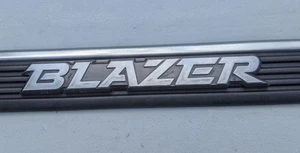90 91 92 93 94 Chevy S10 BLAZER Door Trim Emblem Set Clips LOGO BADGE 82-94 - Picture 1 of 10