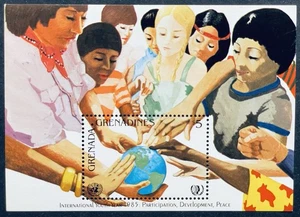 GRENADA INTL YOUTH YEAR STAMPS SOUVENIR SHEET MNH 1985 CHILDRENS HANDS ON GLOBE - Picture 1 of 1
