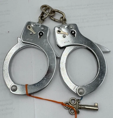 Police Hand Cuff Nickled Plated Steal Metal Handschellen alt antik vintage key - Bild 1 von 4
