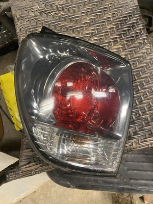 Luz trasera panel cuarto izquierdo conductor Lexus RX300 2000 2001 2002 2003 FABRICANTE DE EQUIPOS ORIGINALES Foto 1 de 3