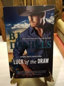 Luck of the Draw (Sterling's Montana) (Mass Market Paperback –2019) r - Foto 1 di 2