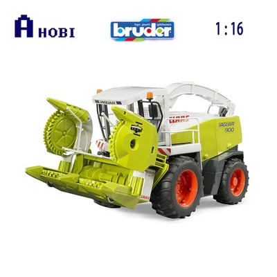 Bruder 1:16 Scale Claas Jaguar 900 Field Chopper Realistic Farm Toy - Image 1 of 2