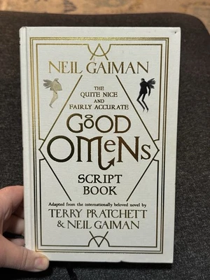 Hardcover Limited Edition *Signed* Good Omens TV Season One Script Book — 第 1/4 张图片