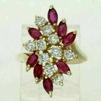 Anillo de boda de rubí rojo creado en laboratorio de corte marquesa de 3 quilates acabado en oro amarillo de 14 quilates plateado Foto 1 de 4