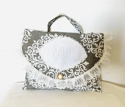 TROUSSE Pochette «MONOGRAMMES», Dentelle, style Ancien Vintage , gris - Photo 1/4
