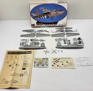 Vintage 1979 Revell 1:72 Scale WW2 B-26 Marauder Bomber #4300 - Picture 1 of 9