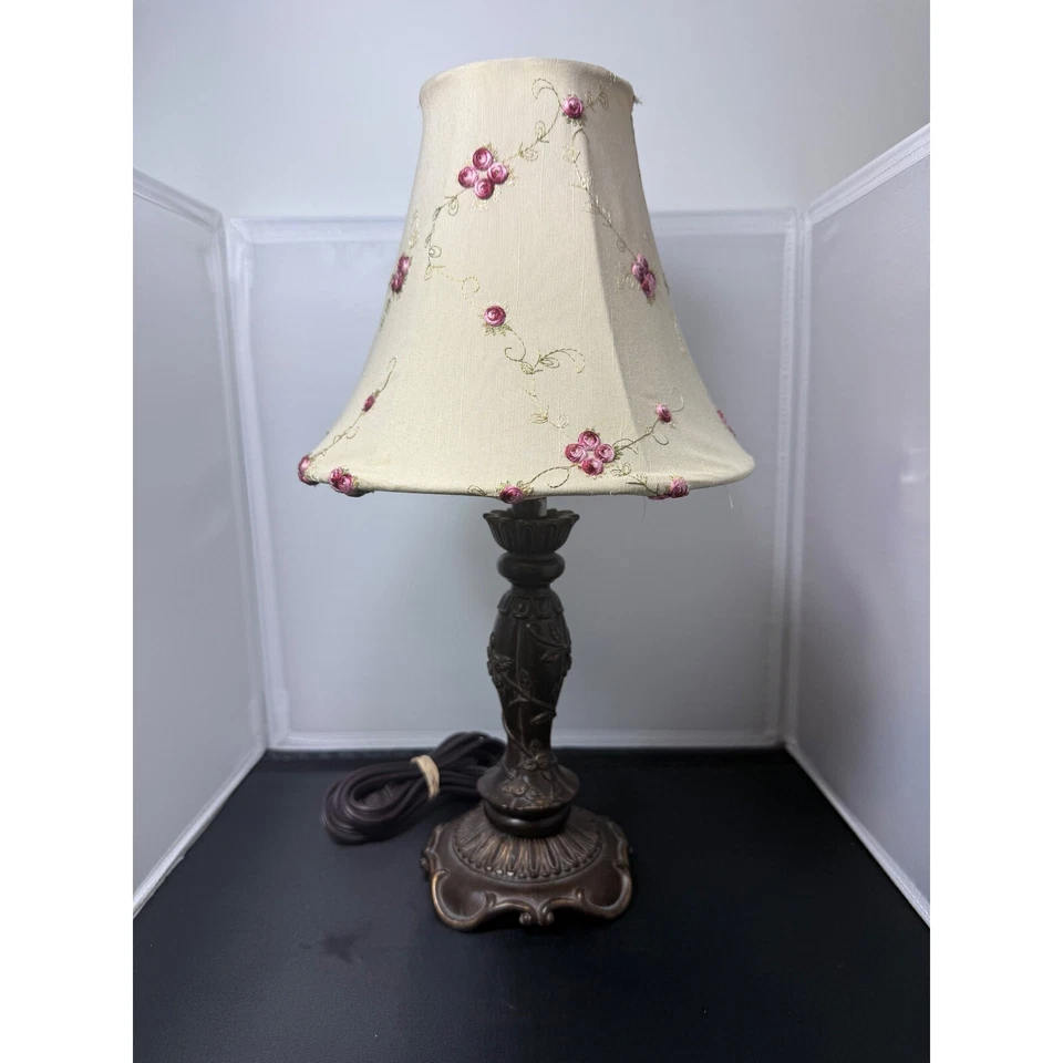 Vintage Dale Tiffany table Lamp Floral Embroidered roses Shade 15" tall - Image 1 of 4